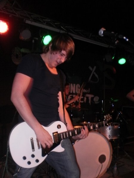 youngdesperate028.jpg