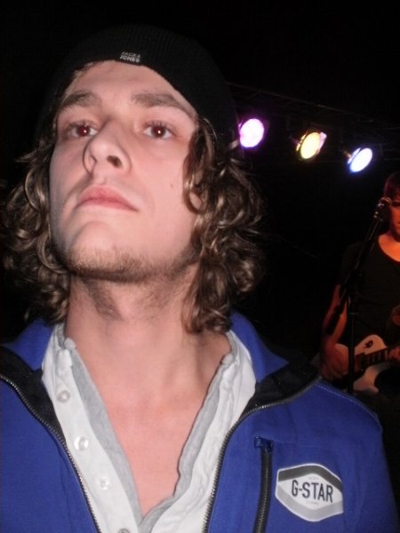 youngdesperate087.jpg